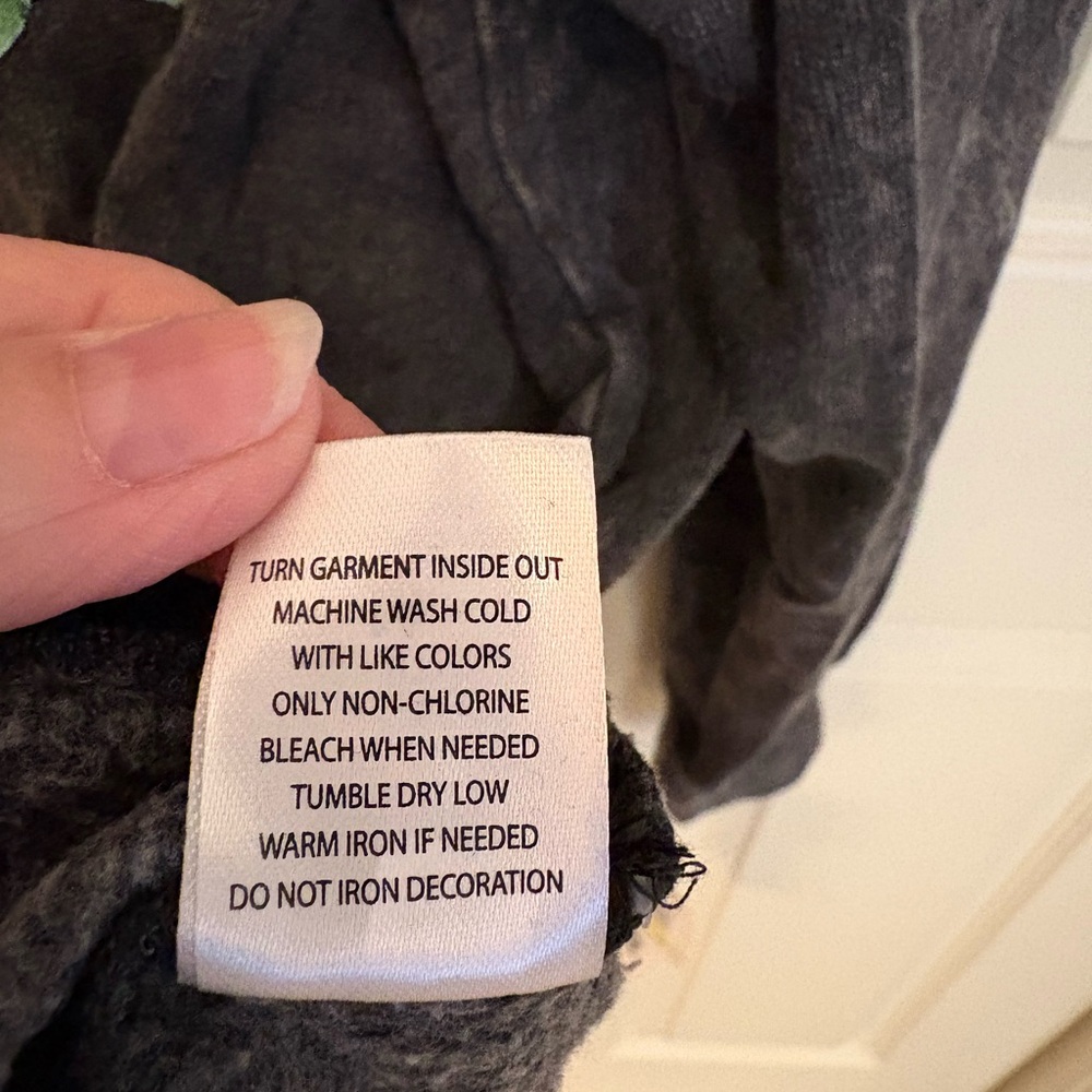 NWT Rebellious One Rose Sweatshirt - Picture 7 of 7